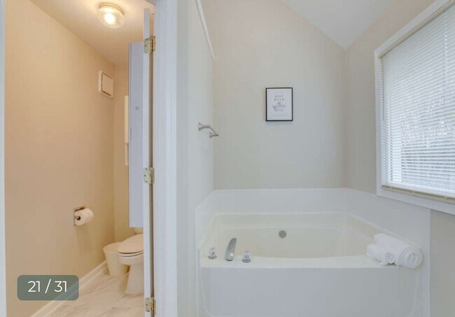 Building Photo - Fully furnished or unfurnished 4-bedroom ranch in Lawrenceville