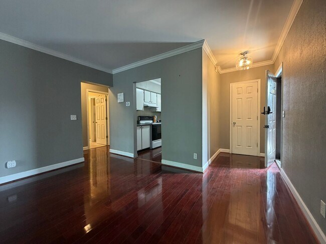 Building Photo - 11th Place Condominiums Unit #3010 Available for NOW!  $2100 per month.