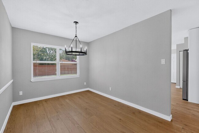 Building Photo - 243 Woodhurst Dr