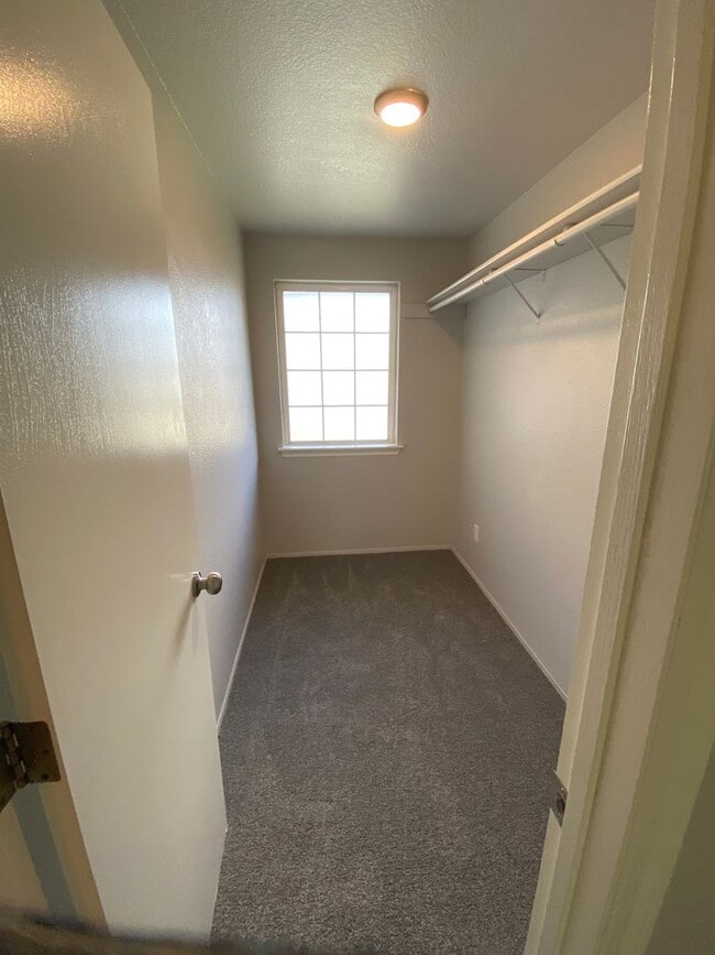 Building Photo - Brand New Remodeled 3 Bedroom 2.5 Bath  2 Car Garage