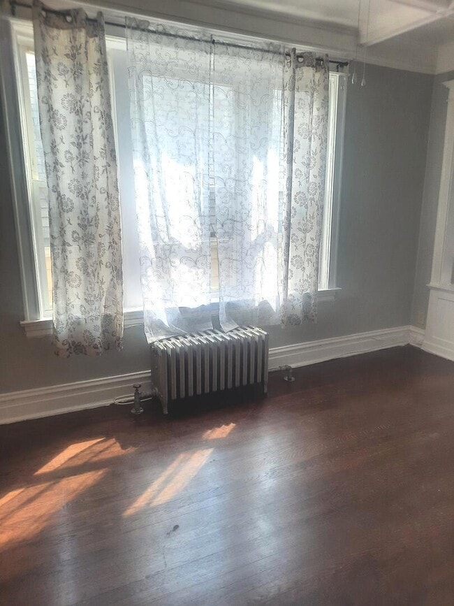 Building Photo - 6221 S Laflin St