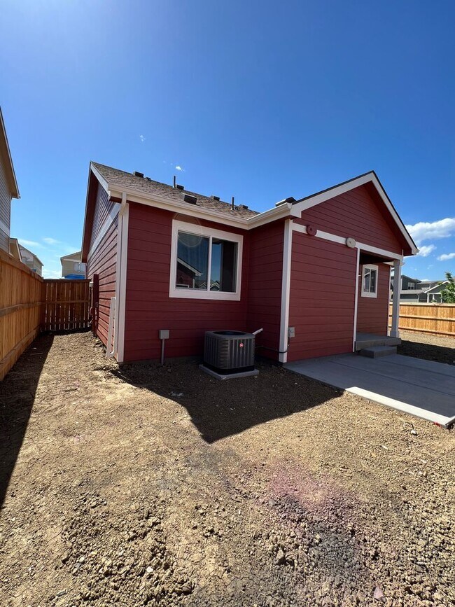 Building Photo - 2B/2B Berthoud Ranch Style Home Built with...