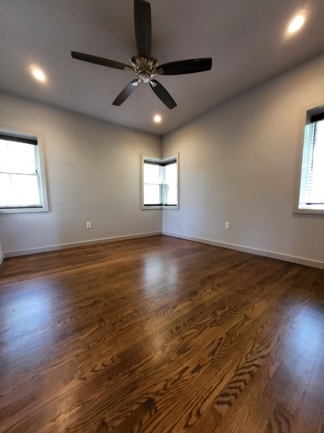 Building Photo - SHORT-TERM Lease ONLY (2) Bed/(2) Bath Pri...