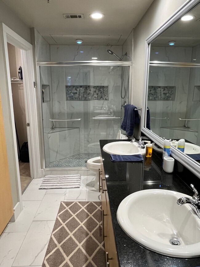 Building Photo - 4605 Cedar Springs Rd