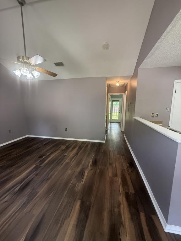 Building Photo - 1745 James Buchanan Dr