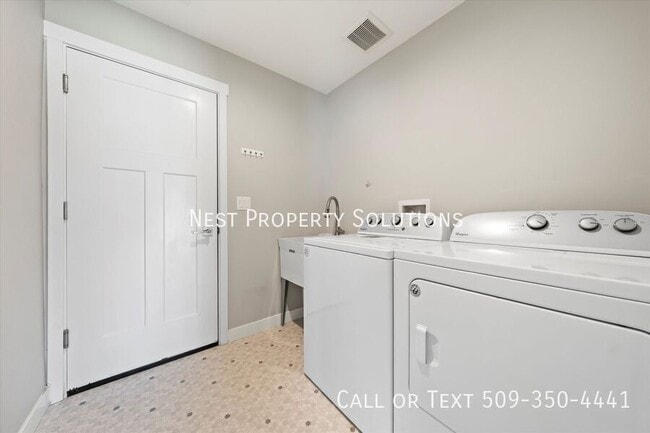Building Photo - 551 Battery Dr