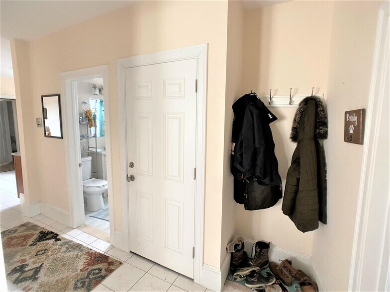 Building Photo - 24 Willard Ave