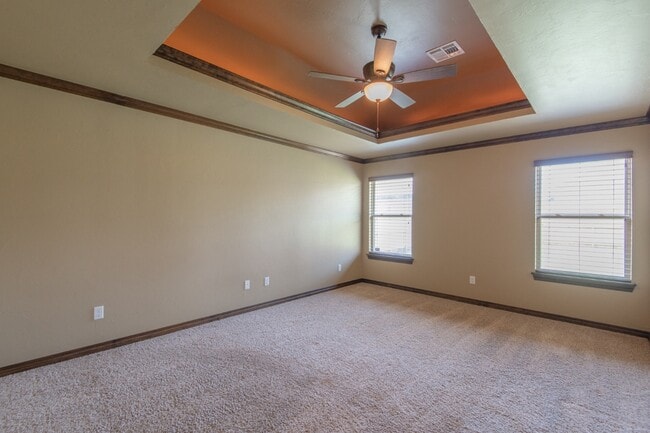 Building Photo - 701 Lindsey Ln