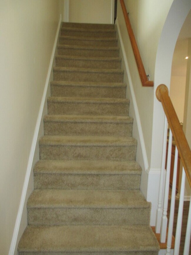 Building Photo - Lovely 3br/2.5ba in exc community, 2 car gar, exc deck, comm rec included!! Avail July 15, 2026!