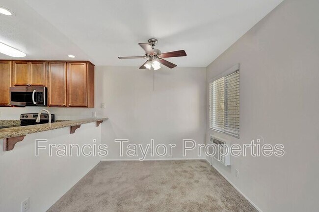 Building Photo - 225 W El Norte Pkwy