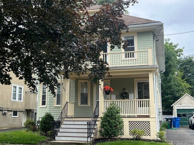 Building Photo - 235 White St