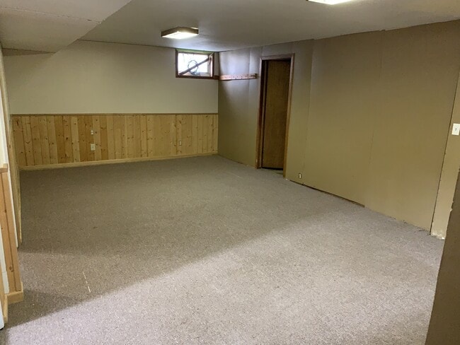 Building Photo - 624 Carol Dr