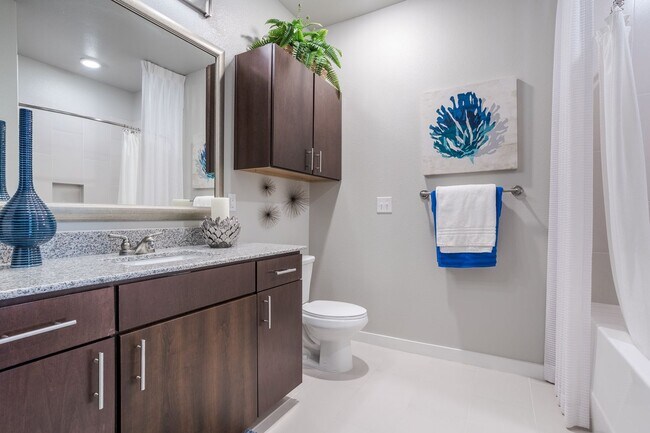 Building Photo - Make This Space Your Own!