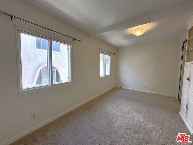 Building Photo - 8025 Redlands St