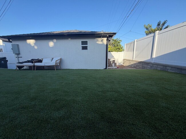 Building Photo - 4258 W 58th Pl