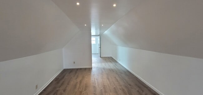 Building Photo - 16 Ayer Pl