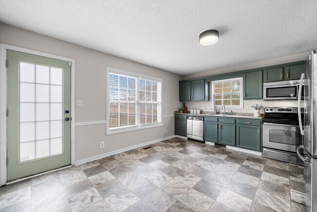 Building Photo - 1438 Addison Dr