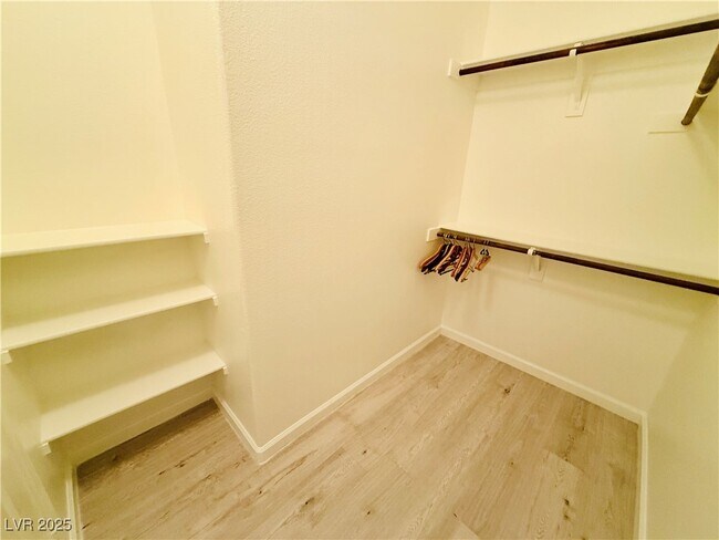 Building Photo - 1050 E Cactus Ave