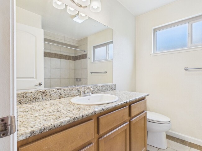 Building Photo - Beautifully appointed 2 bedroom condo for rent at Kimberly Place