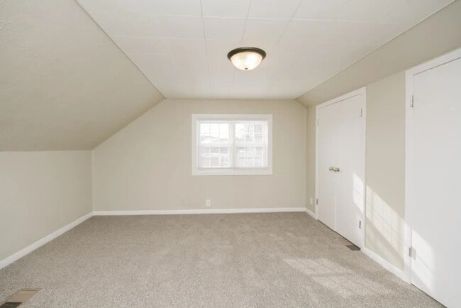 Building Photo - 5340 Lee St