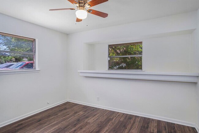 Building Photo - 405 Steeple Ridge Rd