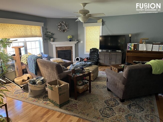 Building Photo - Beautiful 3-bedroom Condo in Essex Junction with Garage!