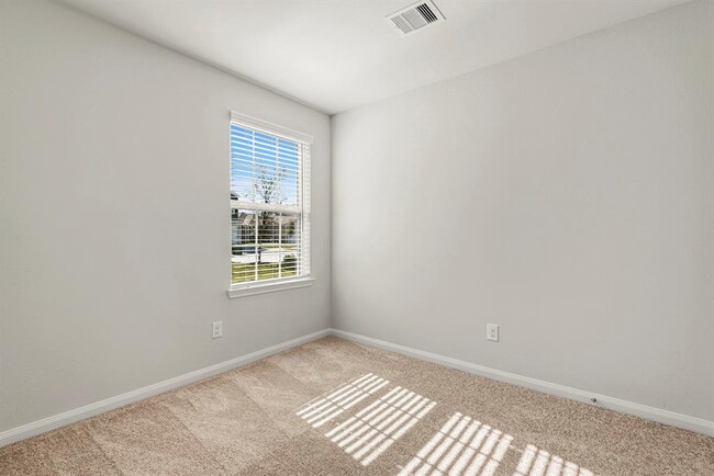Building Photo - 10410 Red Cardinal Dr