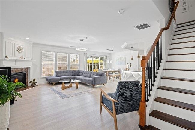 Building Photo - 266 Balaban Cir