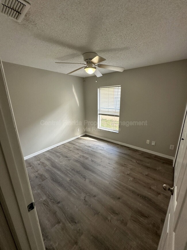 Building Photo - 13701 Meadowpark Ave