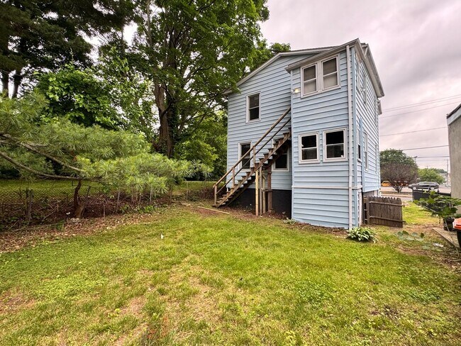 Building Photo - 81 Springdale Ave