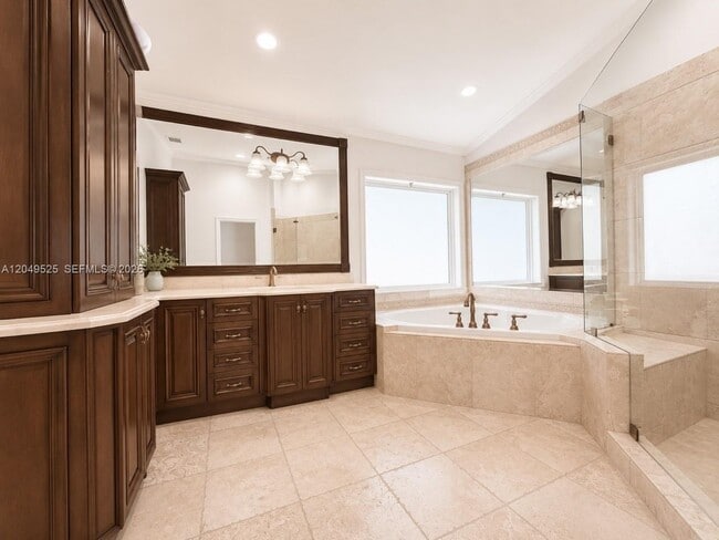 Building Photo - 2616 Oakbrook Ct