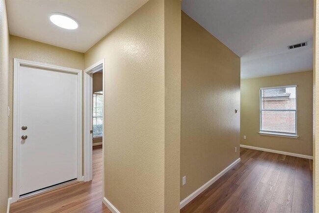 Building Photo - 14609 Ballycastle Trail