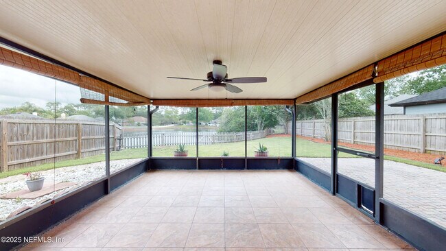Building Photo - 11201 Wandering Oaks Dr