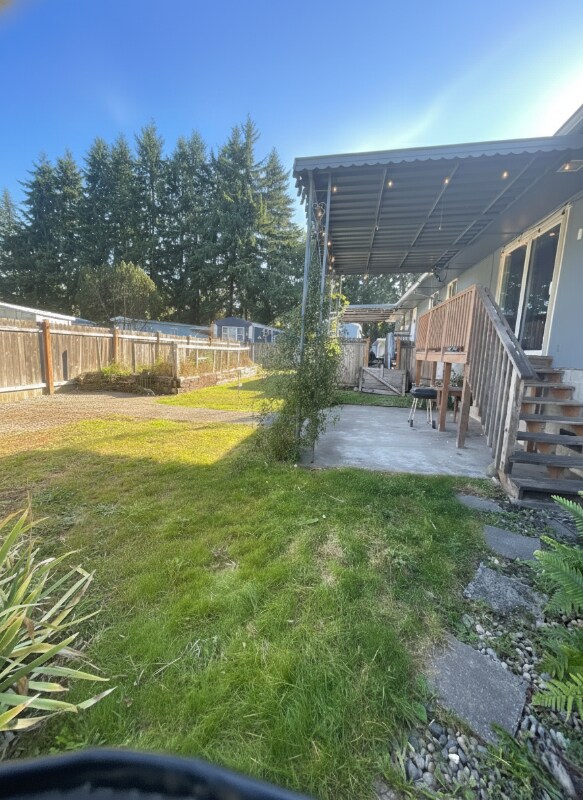 Building Photo - 1112 Yew St