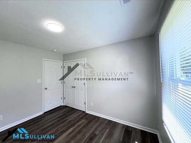Building Photo - 200 Infinity Rd