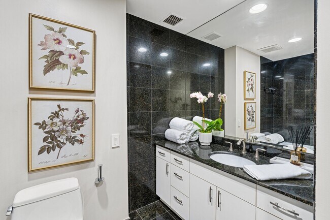 Building Photo - 2001 Holcombe Blvd