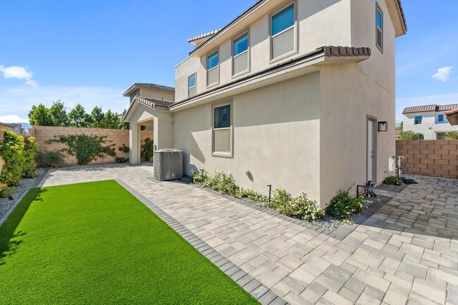 Building Photo - 35722 McCarthy St