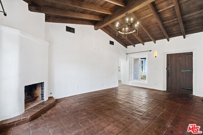 Building Photo - 1308 N Harper Ave