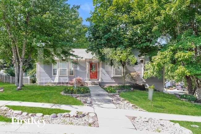 Building Photo - 1135 Meadowlark Ln