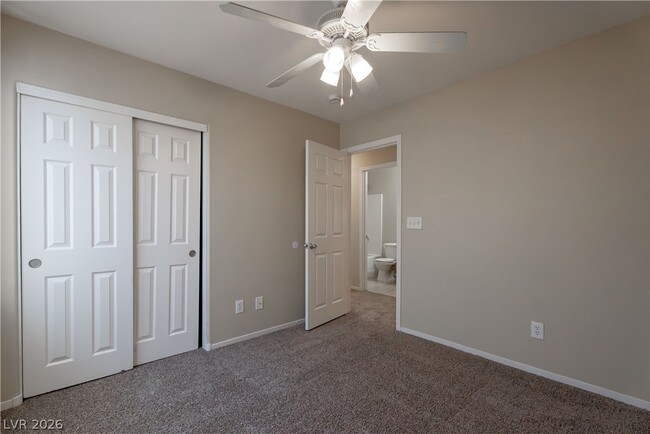 Building Photo - 944 Saffex Rose Ave