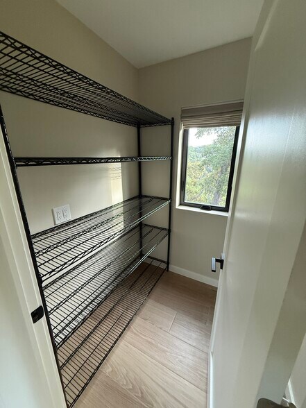 Building Photo - 5780 Violeta Ave