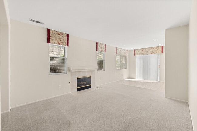 Building Photo - 2636 Fallcreek Ct