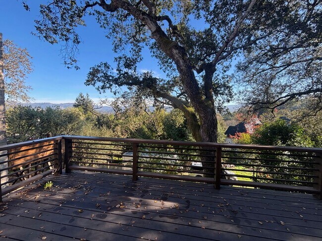 Building Photo - Large 2 bedroom 2.5 bathroom Bennett Valley Home with community pool and views
