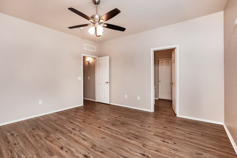 Building Photo - 476 East Placita Rejilla