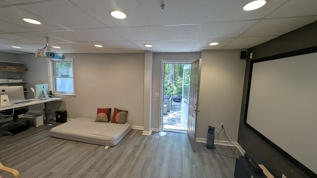 Building Photo - 20 Winterberry Way