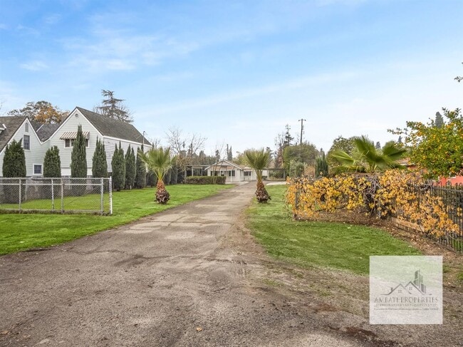 Building Photo - Thorne Property