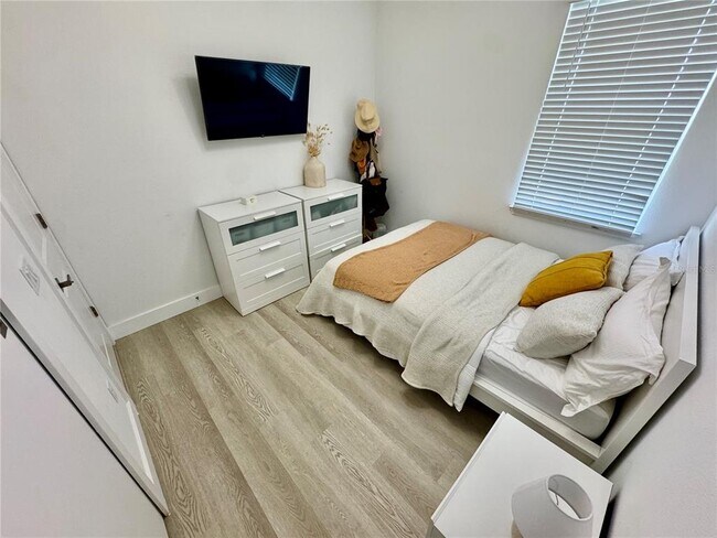 Building Photo - 4330 Davos Dr