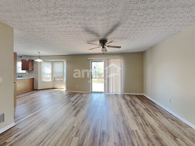 Building Photo - 1333 Sandrell Drive