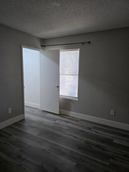 Building Photo - 5433 Michelleanne Rd