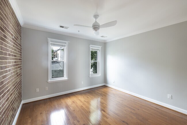 Building Photo - 1122 K St SE